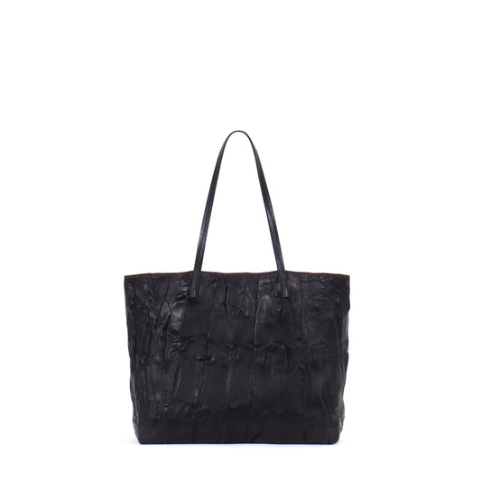 ESSENTIAL TOTE BLACK PLEATED SHEEPSKIN