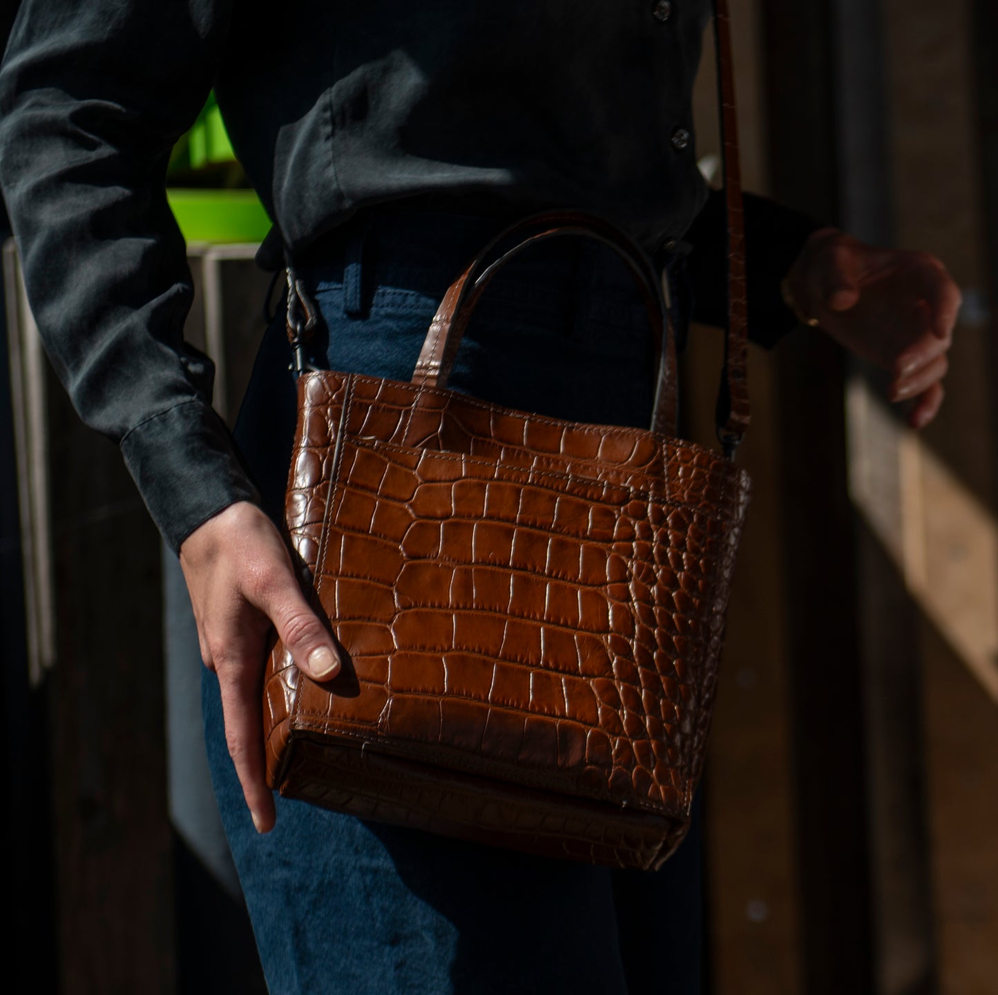 SMALL FRONT POCKET TOTE WEDGEWOOD PEBBLED CALF