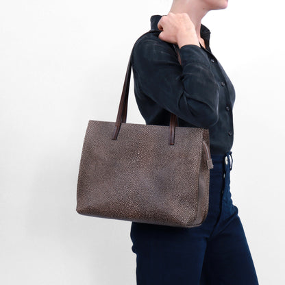 STRAPPY DAY BAG CLAY SHAGREEN